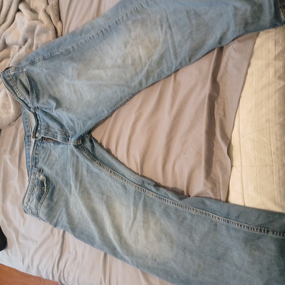 Levis